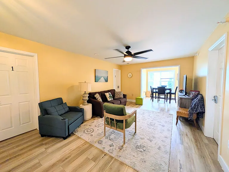 2011 Wolfmill Dr #203 — Photo 4