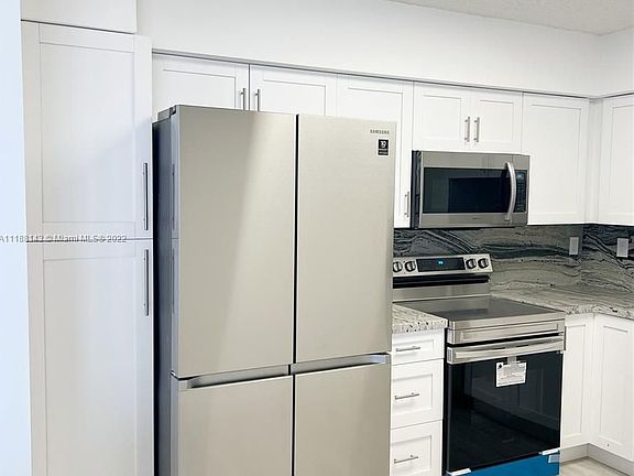 3rd image of 3530 Mystic Pointe Dr APT Lph12