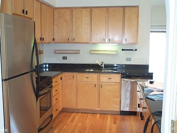 5th image of 1742 W School St #1221