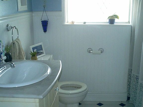 Updated ceramic tile bath