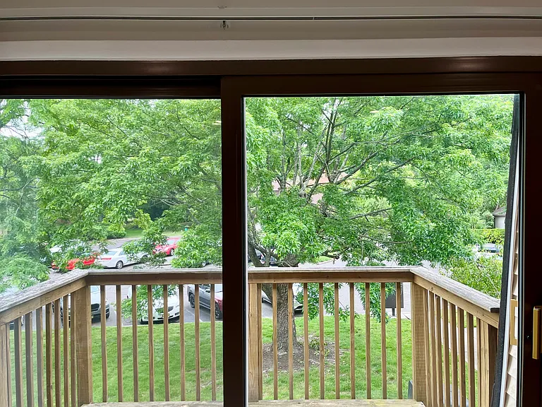 702 Meadow Woods Ln — Photo 8