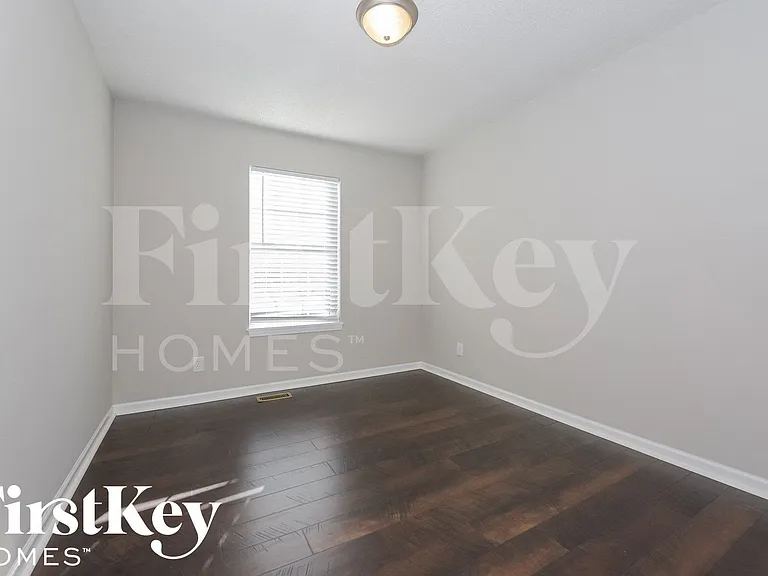 17534 W 111th Ter — Photo 11