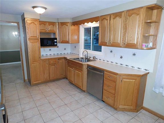 5th image of 5469 Topsfield Ln