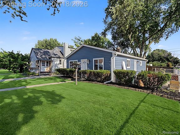 4th image of 1108 E Goulson Ave