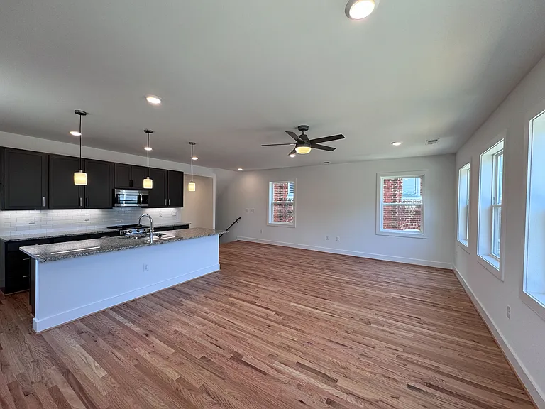 1501 Porter St #B — Photo 5