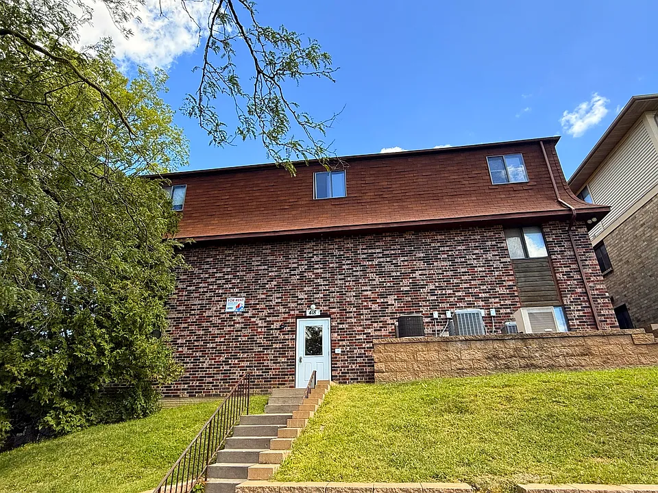418 S Van Buren St