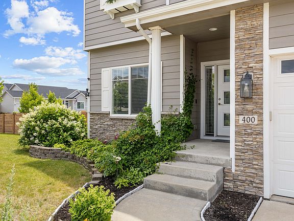 3rd image of 400 SE Tallgrass Ln