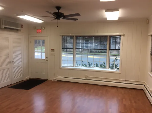 15 Bloomfield Ave, North Caldwell, NJ 07006