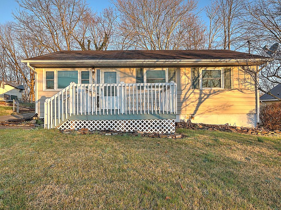 1st image of 424 W Magnolia Ave