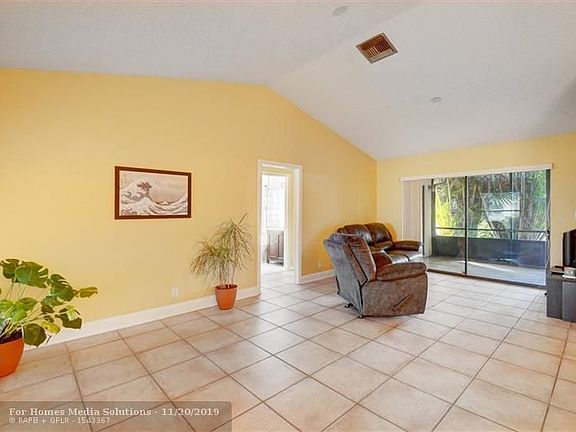 4th image of 265 NW 47th Ave