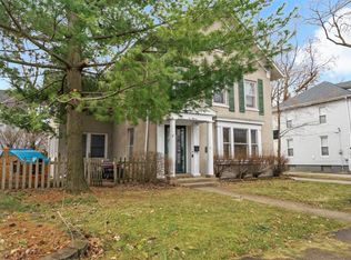 611 E Taylor St, Bloomington, IL