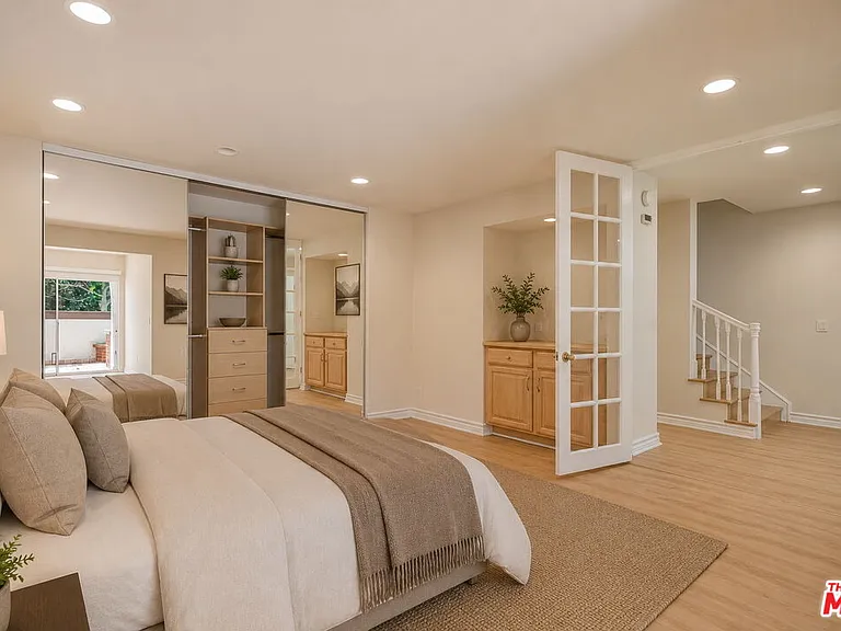 17241 Palisades Cir — Photo 22