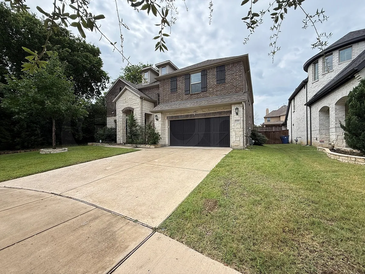 4 bed, 3.5 bath, 3528 sqft, $3,599 — Photo 2