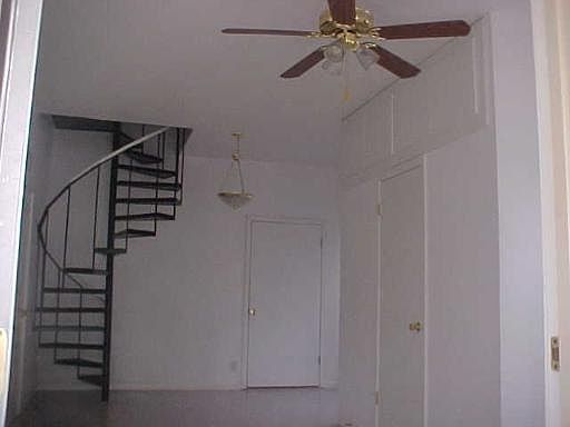 4th image of 201 HAWTHORNE ST