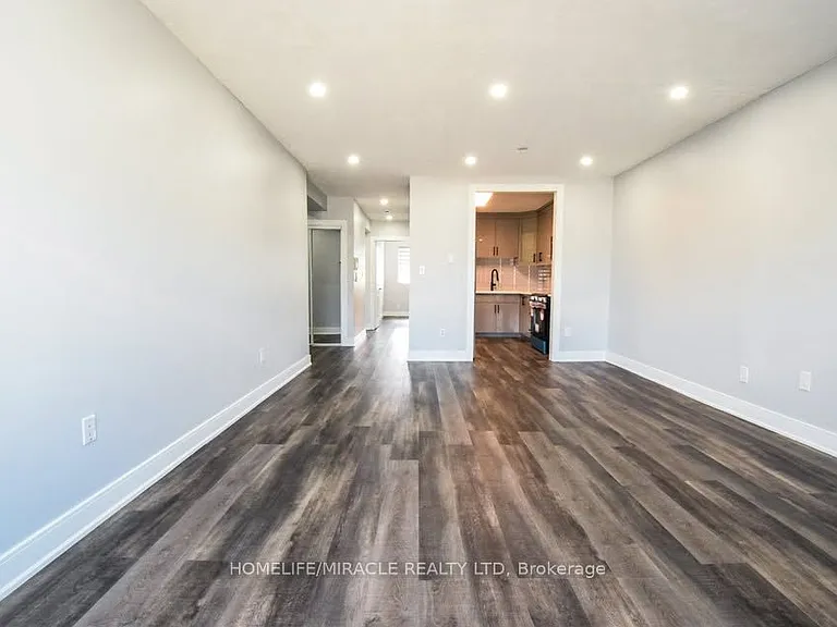 64 Louth St #303 — Photo 3