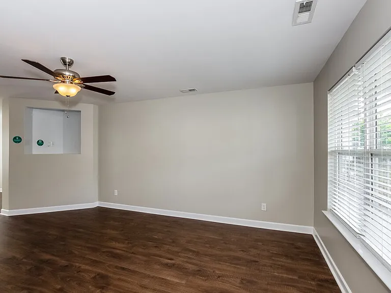 995 Ramsgate Dr SW — Photo 12