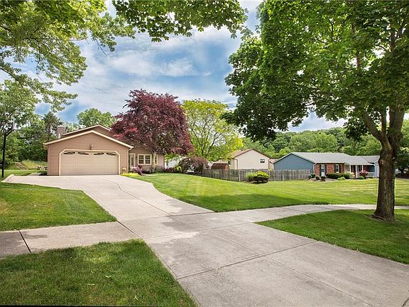 3rd image of 9547 Glencairn Ln