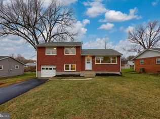 1919 Wabank Rd, Lancaster, PA 17603