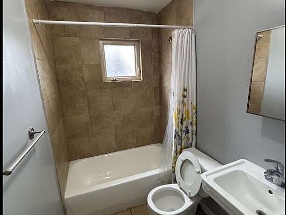 5th image of 561 Formwalt St SW Unit 5