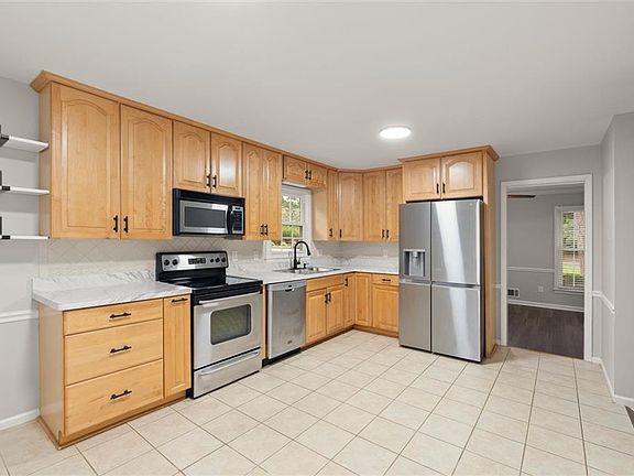 4th image of 3220 Casteel Rd NE