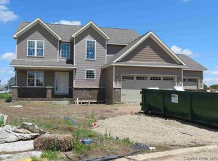 917 Boxwood Ct, Chatham, IL 62629