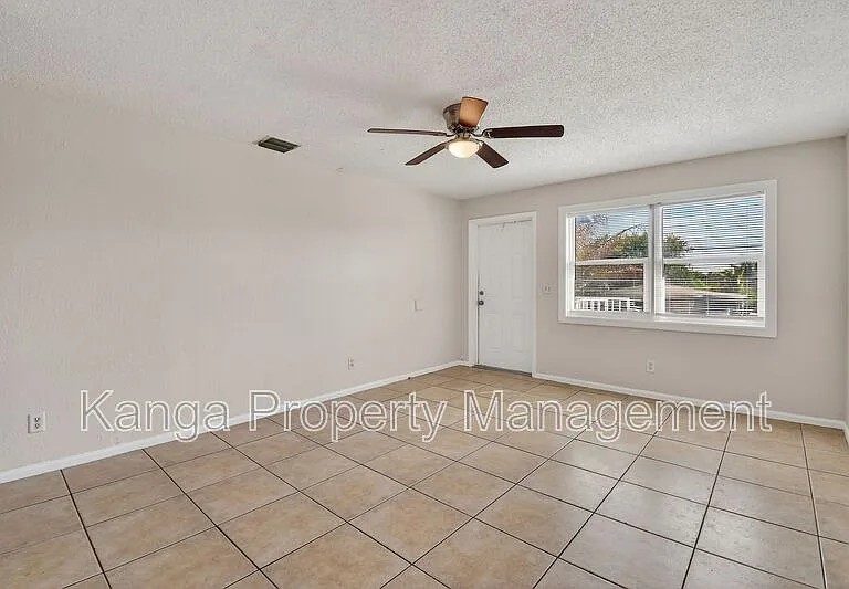 1618 W 26th Ct #D — Photo 2