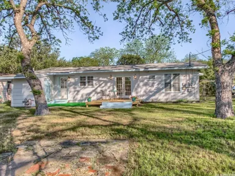 138 Norfolk Pl — Photo 24