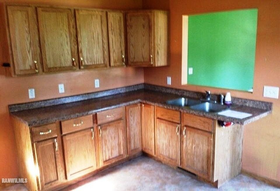 2nd image of 303 N Washington St