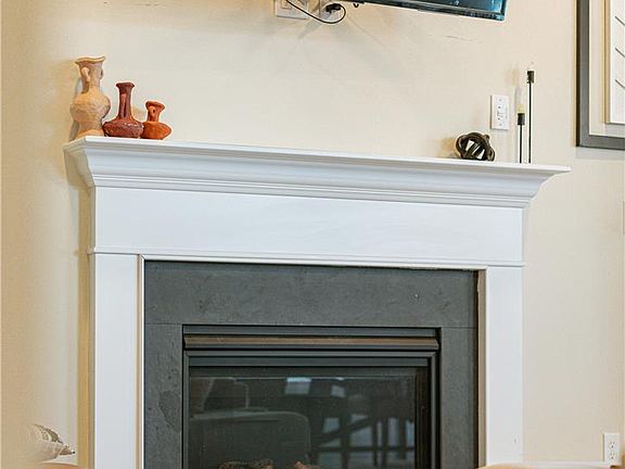 5th image of 3155 Huntington Ln
