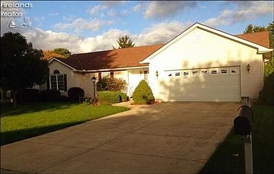 3rd image of 639 Angela Dr