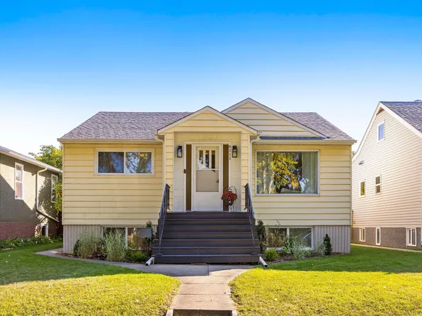 9715 71st Ave NW, Edmonton, AB T6E 0W5