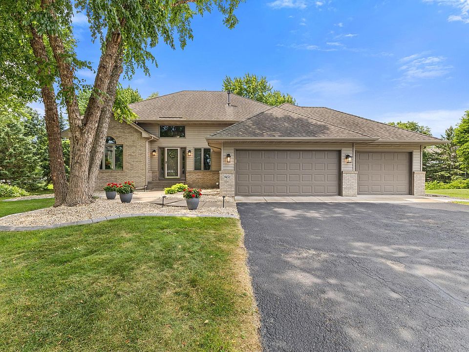 1st image of 9451 White Oaks Trl N