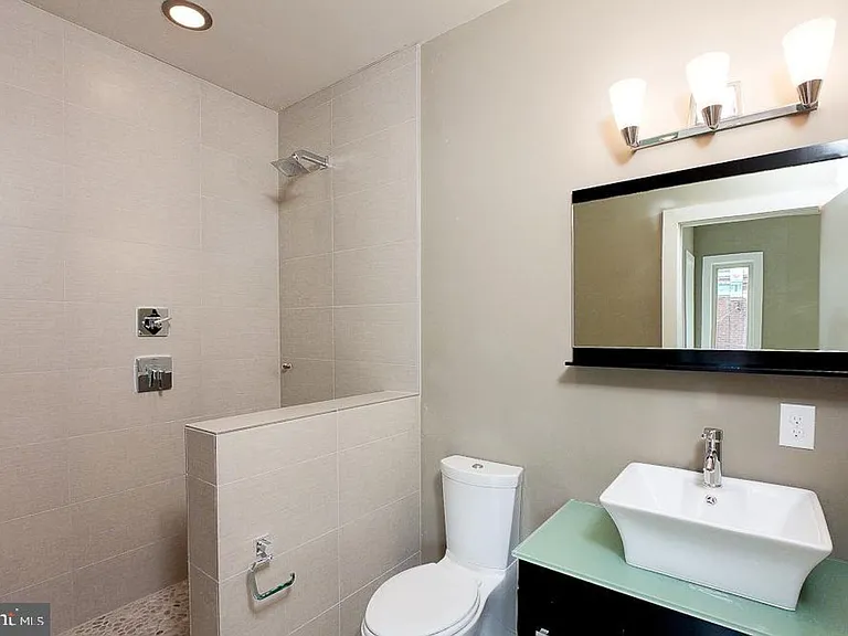 1223 E Oxford St — Photo 5