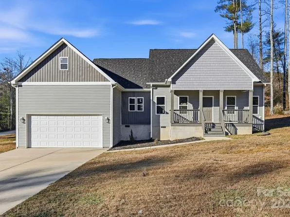 79 Crystal Mountain Dr, Hendersonville, NC 28739
