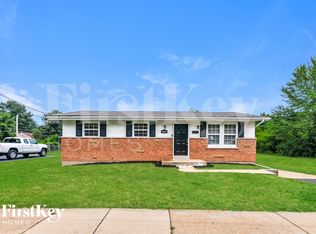 1007 Chambers Rd, Saint Louis, MO 63135
