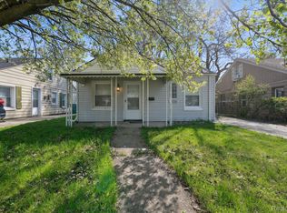 22788 Rosalind Ave, Eastpointe, MI 48021
