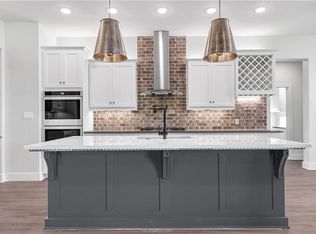 3256 Rose Hill Ln, Bryan, TX 77808
