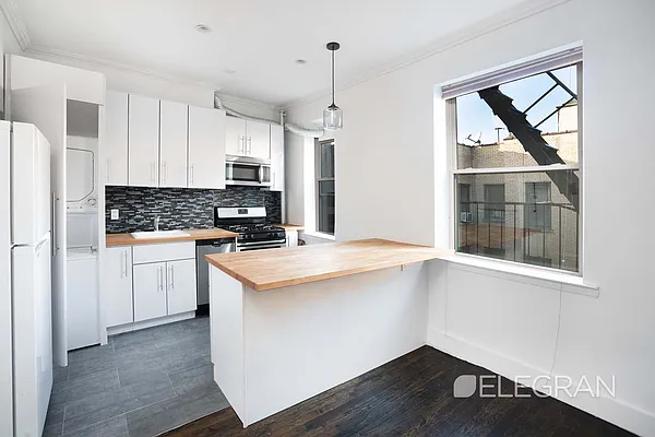 Rented by (Legacy) Elegran | media 12