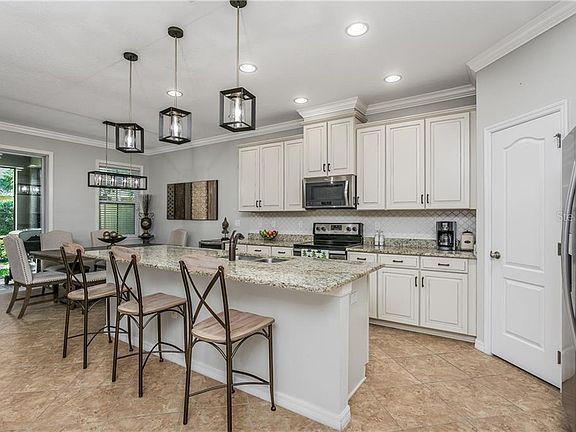 4th image of 145 Grande Villa Dr