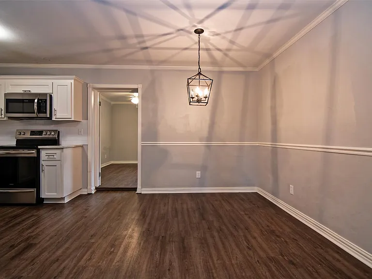 2410 Valley Dr — Photo 4