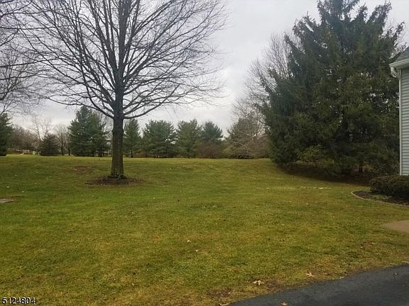 3rd image of 211 Onizuka Ct