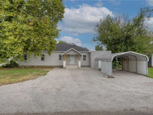 216 N Indiana Ave, Columbus, KS 66725