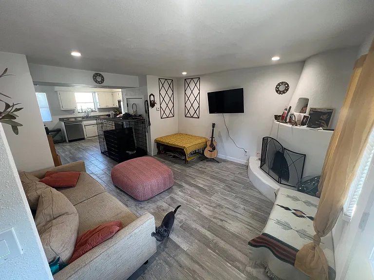 3202 Rufina St #F — Photo 1