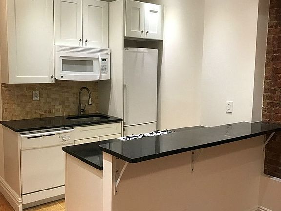 5th image of 1736 2nd Ave APT 1C