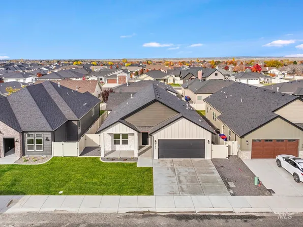 542 Falling Leaf Ln, Twin Falls, ID 83301