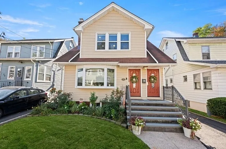 74 Hughes St — Photo 1