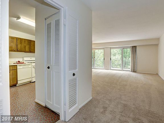 2nd image of 9039 Sligo Creek Pkwy APT 406