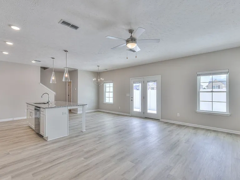 22 Hardwood Rd — Photo 4
