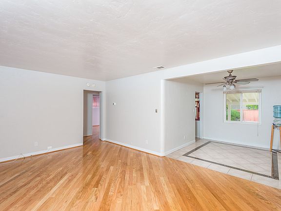 3rd image of 3915 Casita Way