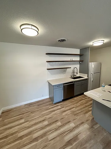 201 Woodrow Ave #28 Photo 1